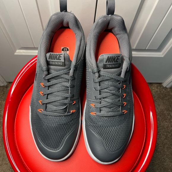 Nike Legend Trainer Size 9.5(Mens) - Picture 6 of 17